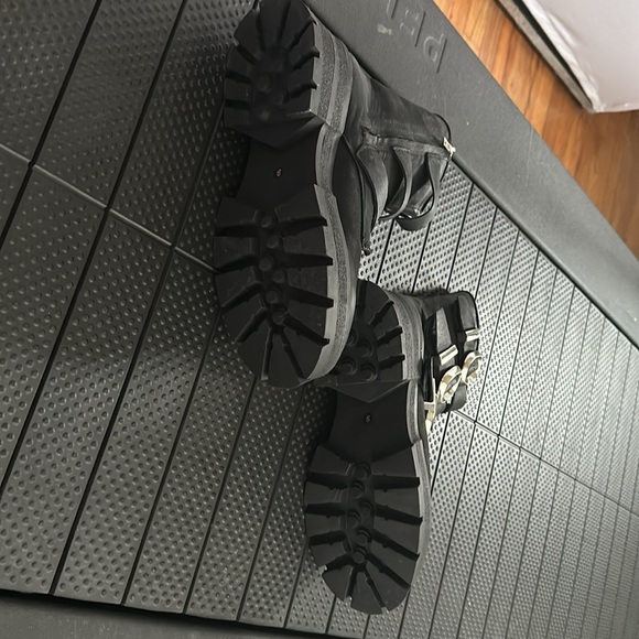 Steve Madden Roland Buckle Moto Platform Lug-sole Combat boots - Picture 4 of 5